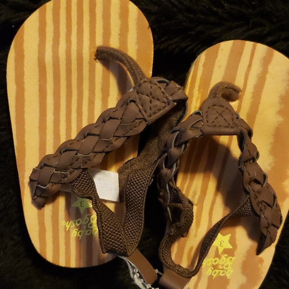 Two pair of infant shoes - Picture 4 of 5